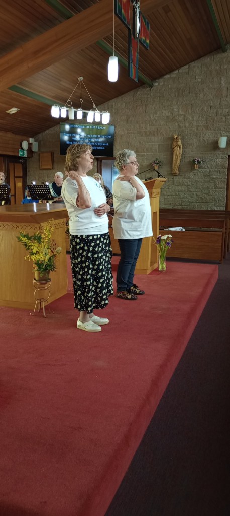 This image has an empty alt attribute; its file name is 3-signing-of-psalm-1.jpg